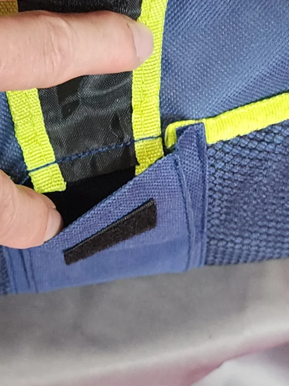 True Living Outdoors Blue Gray Neon Yellow Accent 24 Can Soft Side Carry Cooler